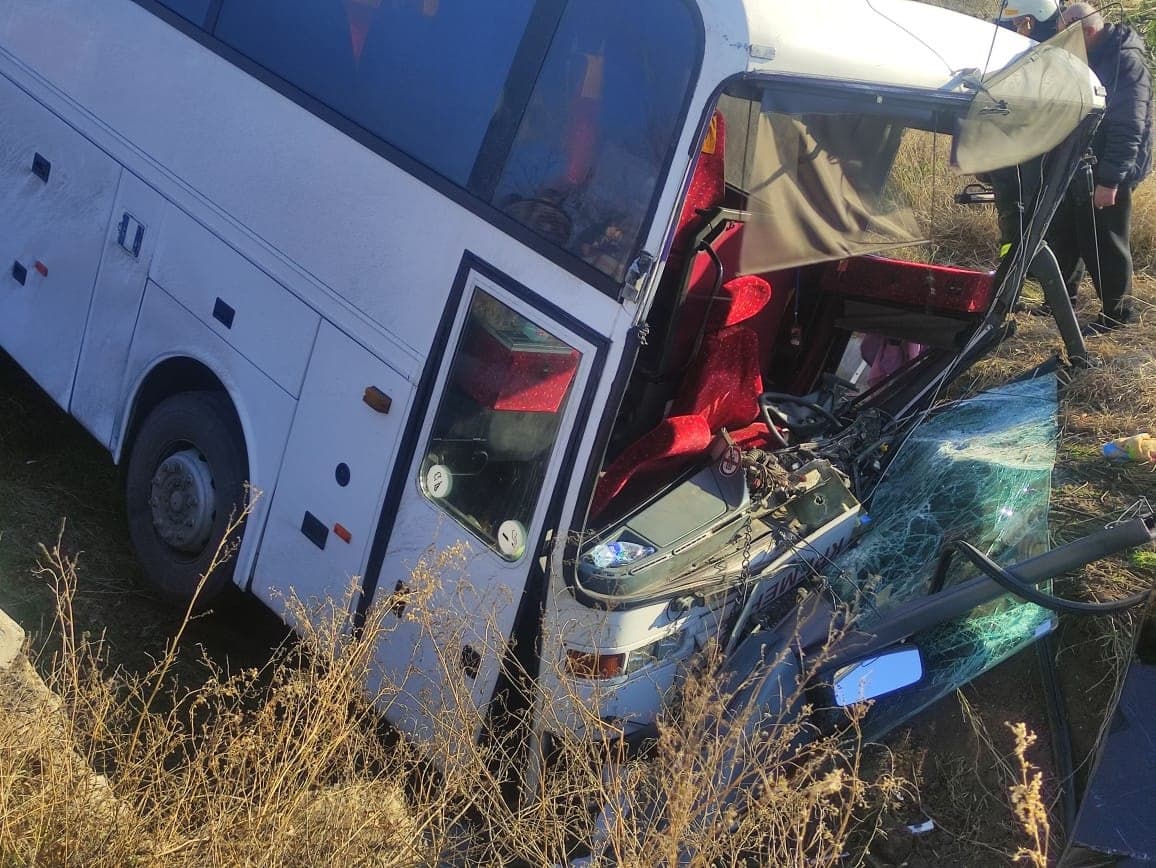 Пассажирский автобус "Москва-Кременчуг" попал в аварию под Харьковом